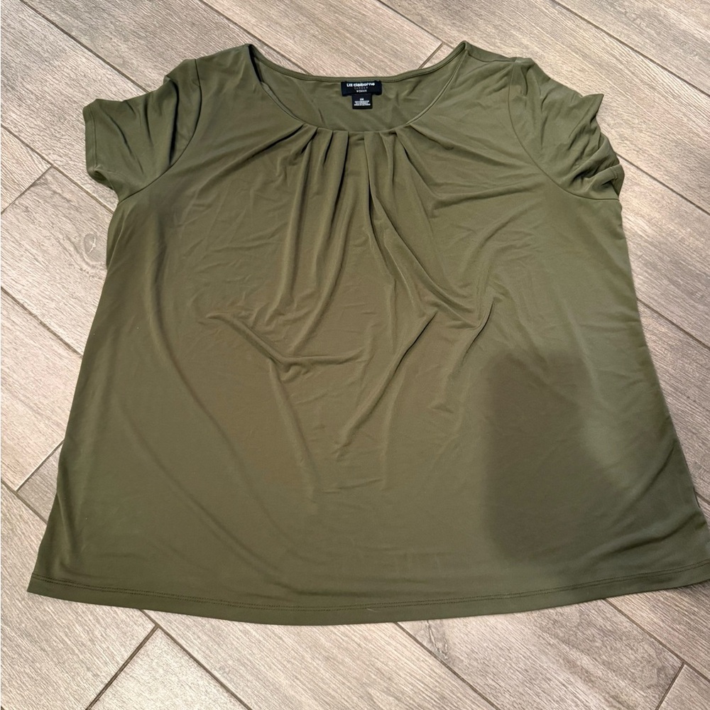 Liz Claiborne Olive Green Short-Sleeve Pleated Neck Top